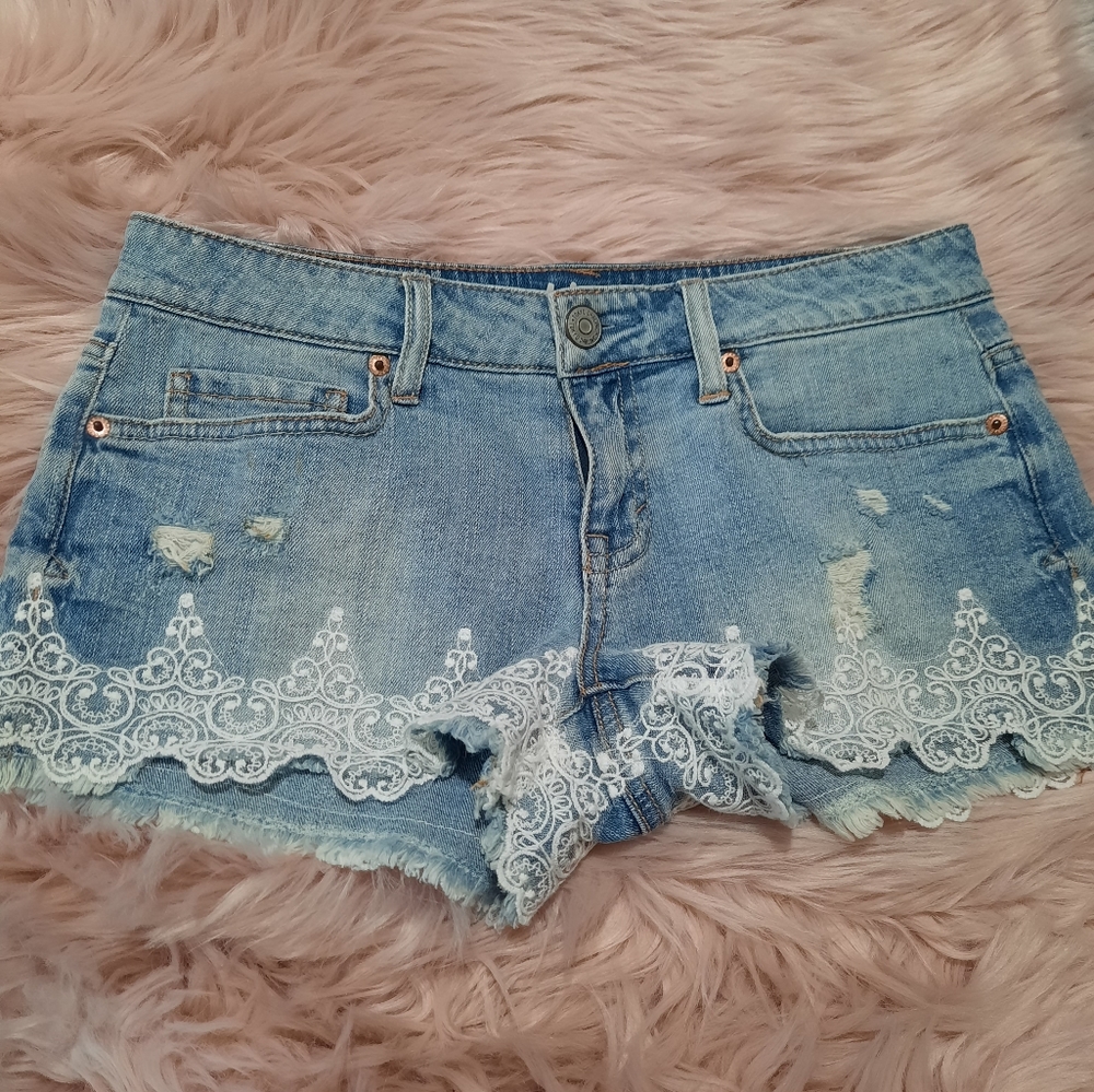 Tokyo darling size 4 embroidery hem shorts